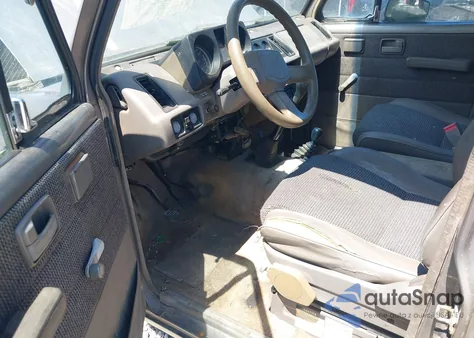 1989 Isuzu Trooper Ii из США, поврежденный, VIN JACCH58R2K8922214